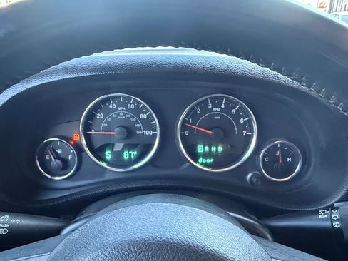Used 2016 Jeep Wrangler Rubicon w/ Power Convenience Group AWD/4WD image 14
