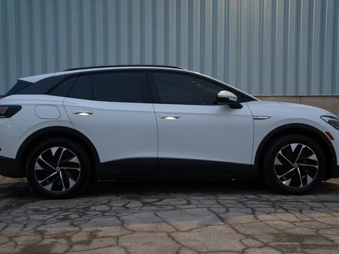 Used 2022 Volkswagen ID.4 Pro image 10