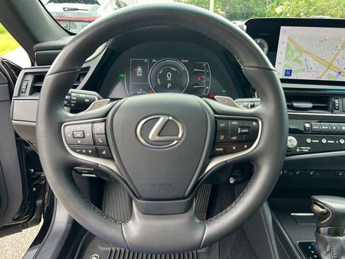 Used 2024 Lexus ES 300h w/ Premium Package FWD image 19