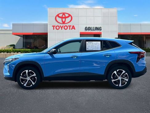 Used 2024 Chevrolet Trax RS w/ Driver Confidence Package FWD image 2