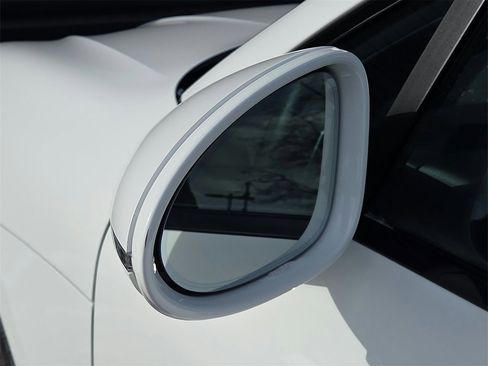 Certified 2026 Porsche Macan image 29