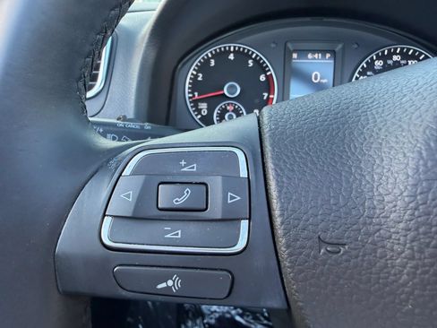 Used 2015 Volkswagen Eos Komfort FWD image 28