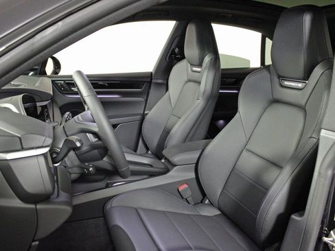 Certified 2025 Porsche Macan 4 Electric image 5