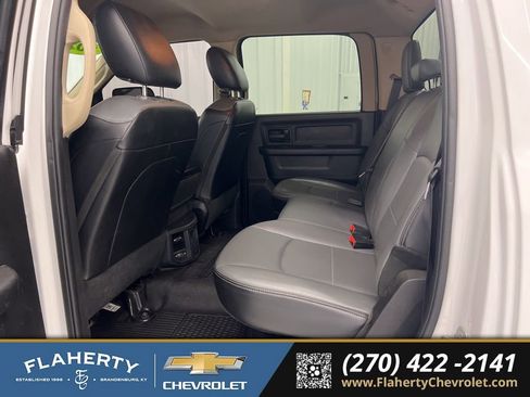 Used 2020 RAM 3500 Tradesman w/ Chrome Appearance Group image 11