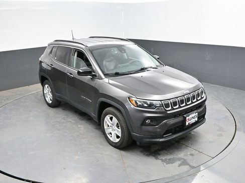 Used 2022 Jeep Compass Latitude AWD/4WD image 37