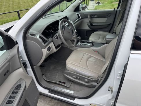 Used 2017 GMC Acadia Limited SLT AWD/4WD image 5