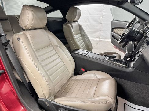 Used 2013 Ford Mustang Premium image 12