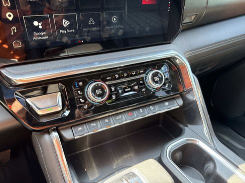 Used 2024 GMC Sierra 1500 Denali AWD/4WD image 26