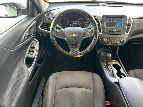 Used 2017 Chevrolet Malibu LS w/ LPO, Convenience Package 1 FWD image 12
