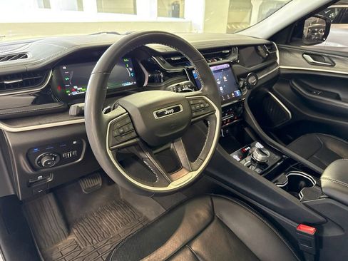Used 2022 Jeep Grand Cherokee Limited 4xe w/ Luxury Tech Group II AWD/4WD image 12