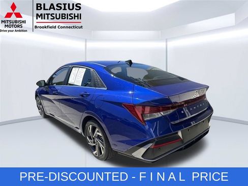 Used 2024 Hyundai Elantra SEL w/ Convenience Package FWD image 6