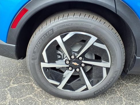 New 2026 Chevrolet Equinox EV LT image 4