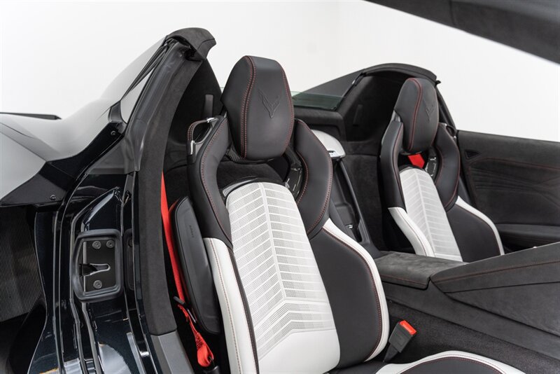 Used 2023 Chevrolet Corvette Z06 RWD image 57