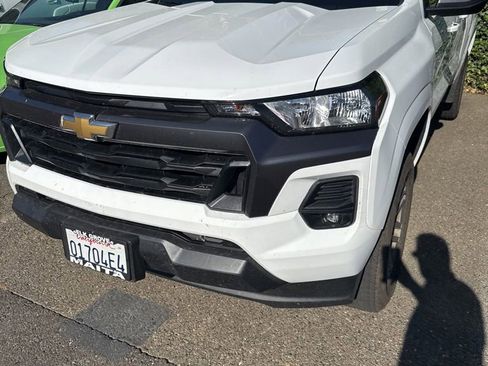 Used 2024 Chevrolet Colorado LT w/ LT Convenience Package II RWD image 2