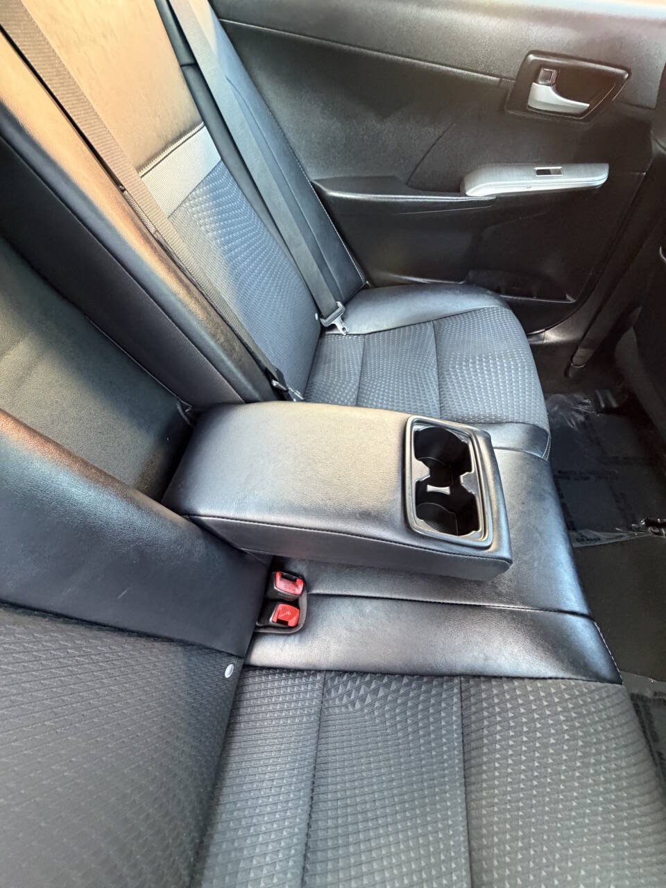 Used 2014 Toyota Camry SE w/ Moonroof Package FWD image 37