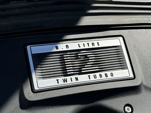 Used 2017 Bentley Bentayga image 41