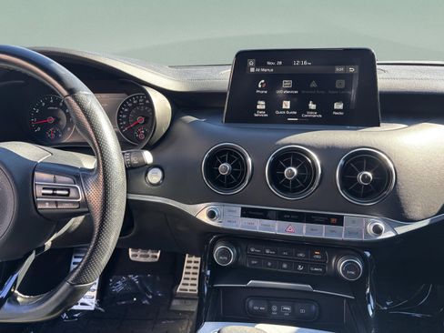 Used 2018 Kia Stinger GT2 image 14