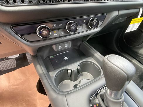 New 2026 Honda HR-V LX image 17