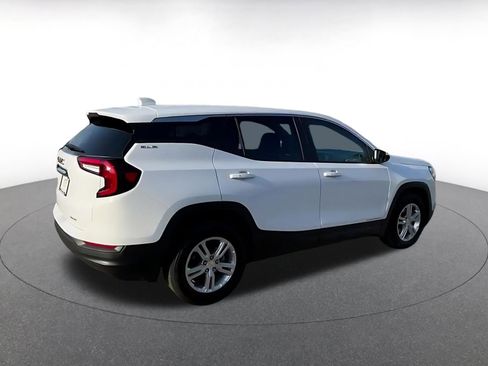 Used 2024 GMC Terrain SLE image 15