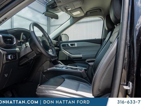 Used 2023 Ford Explorer XLT w/ Equipment Group 202A AWD/4WD image 3