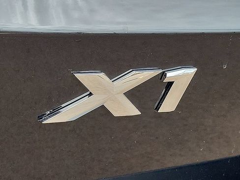 Used 2026 BMW X1 xDrive28i w/ Technology Package AWD/4WD image 9