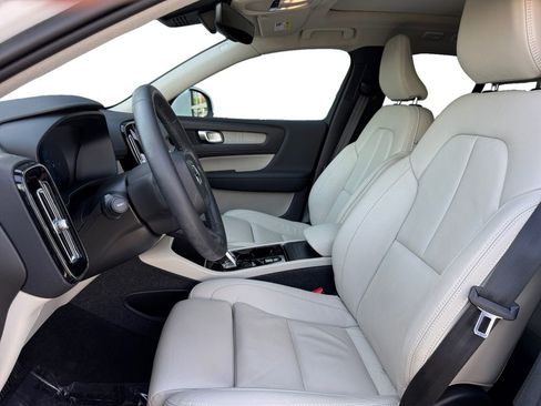 Used 2023 Volvo XC40 B5 Plus w/ Climate Package AWD/4WD image 13
