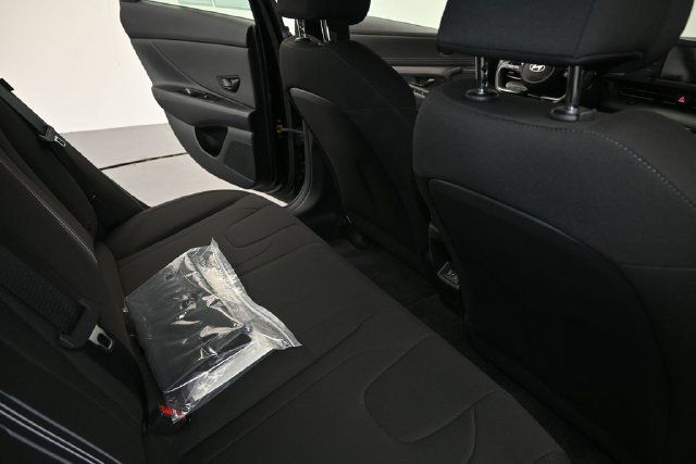 Used 2025 Hyundai Elantra Sport FWD image 12