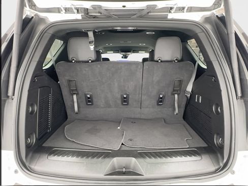 Used 2024 Chevrolet Tahoe LT RWD image 16