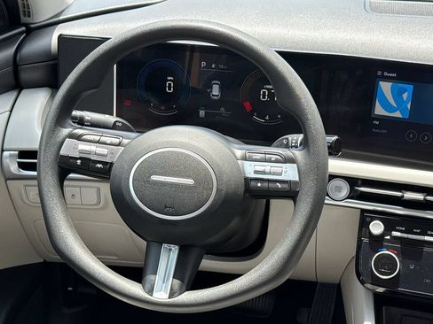 Used 2025 Hyundai Tucson SEL FWD image 14