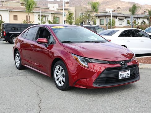 Used 2024 Toyota Corolla LE image 2