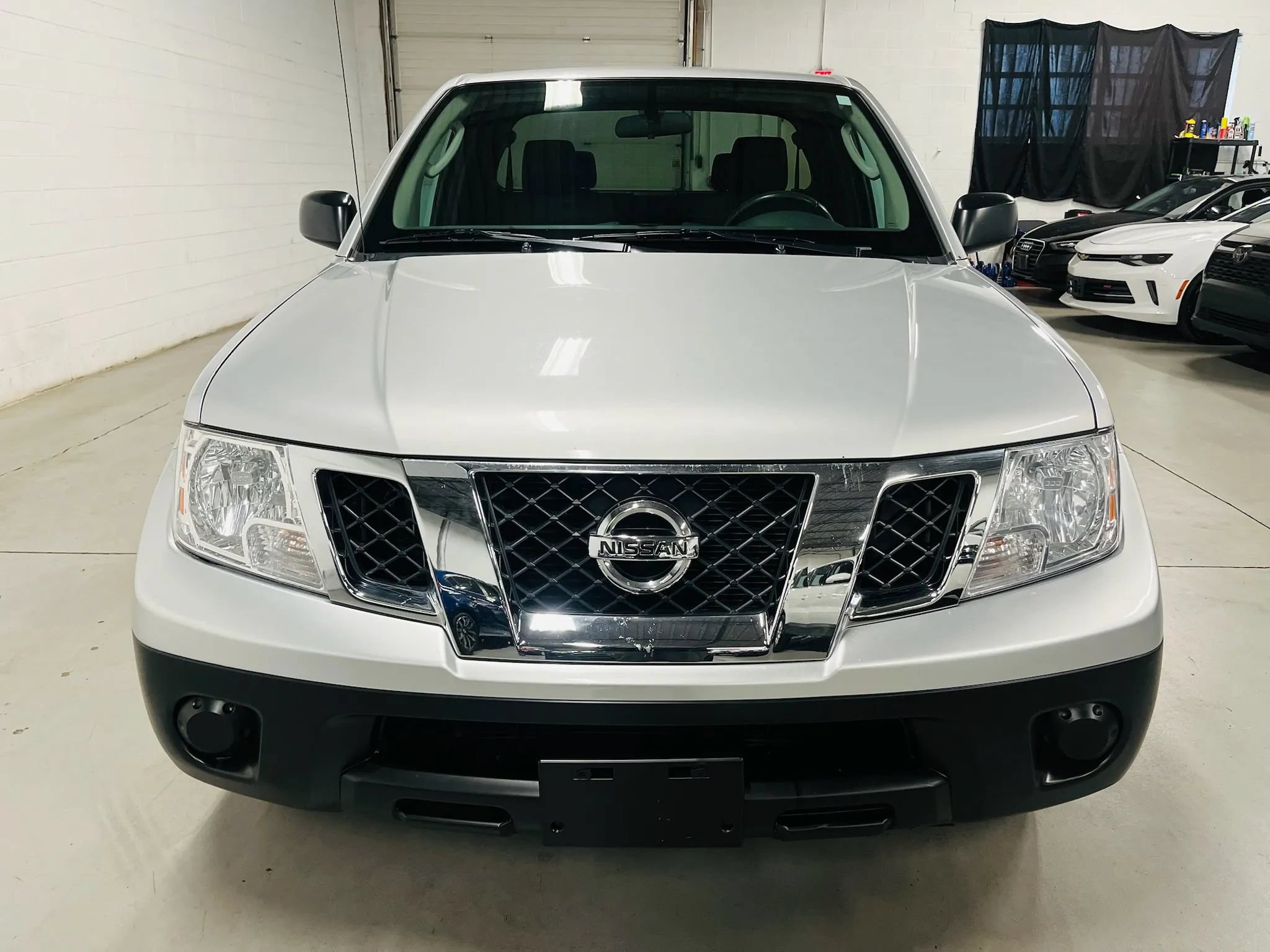 Used 2010 Nissan Frontier XE w/ XE Preferred Pkg RWD image 3