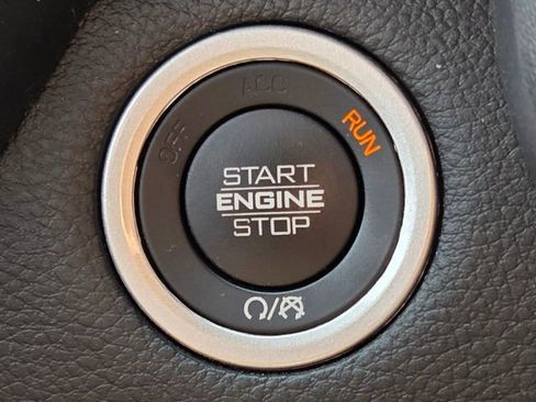 Used 2024 RAM 1500 Laramie AWD/4WD image 28