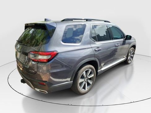 Used 2025 Honda Pilot Elite image 4