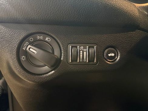 Used 2019 Dodge Challenger SRT Hellcat image 10