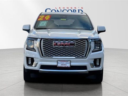 Used 2024 GMC Yukon Denali w/ Advanced Technology Package image 9