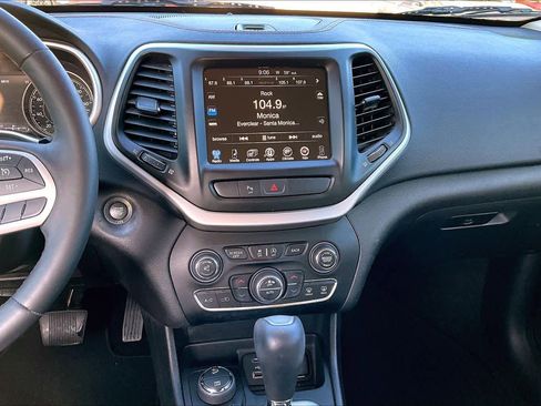 Used 2017 Jeep Cherokee Limited w/ Trailer Tow Group image 7