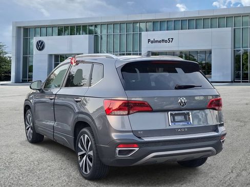 Used 2022 Volkswagen Taos SE w/ Panoramic Sunroof Package FWD image 4