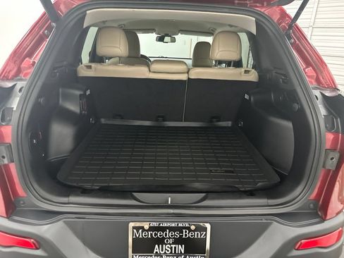 Used 2015 Jeep Cherokee Limited w/ Luxury Group AWD/4WD image 28
