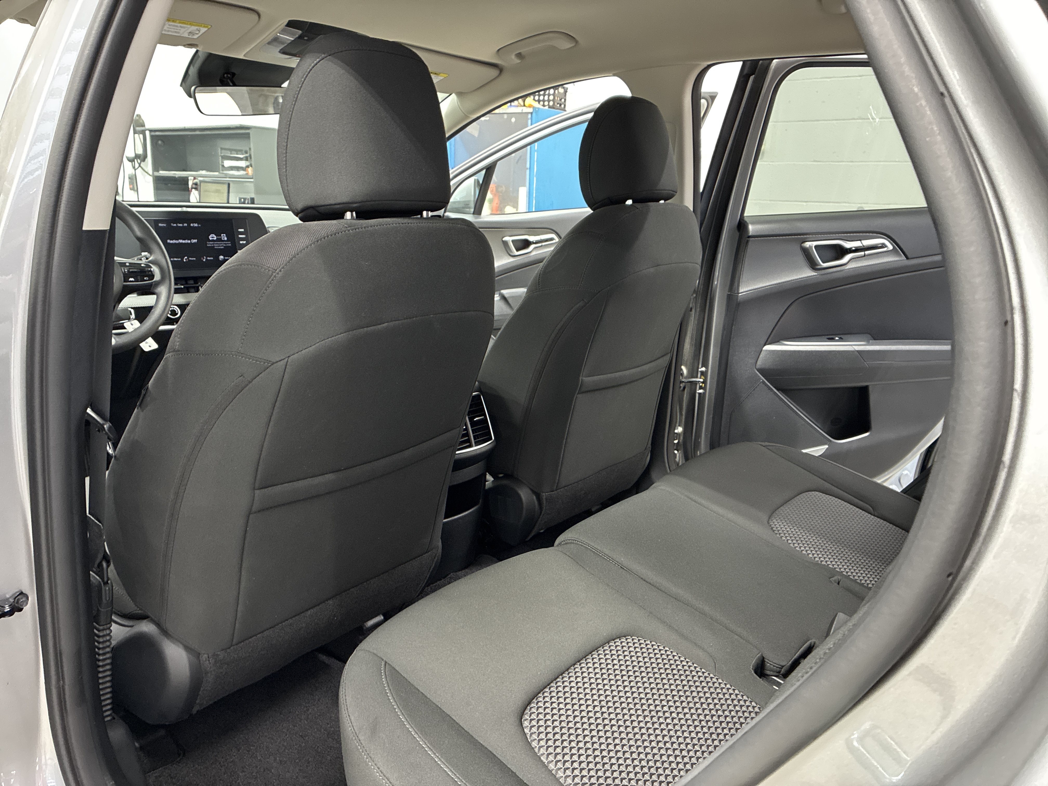 Certified 2025 Kia Sportage LX AWD/4WD image 13