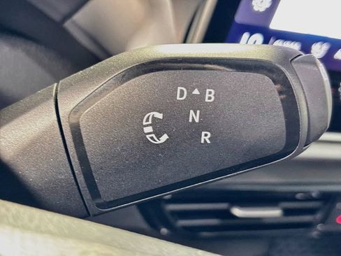 Certified 2025 Volkswagen ID.4 Pro RWD image 19