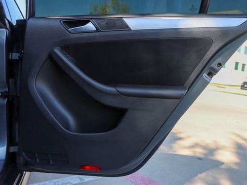 Used 2014 Volkswagen Jetta GLI Autobahn image 11