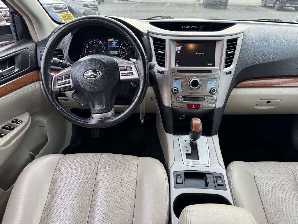 Used 2013 Subaru Outback 3.6R Limited AWD/4WD image 17
