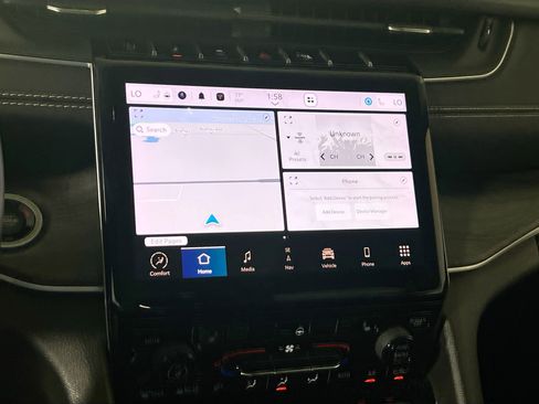 Used 2022 Jeep Grand Cherokee Limited image 13