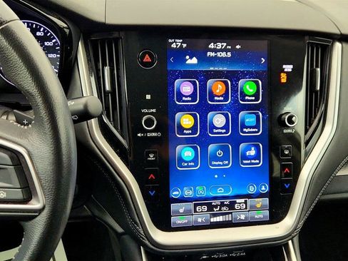 Used 2024 Subaru Outback Premium image 17