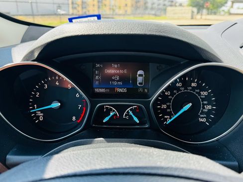 Used 2017 Ford Escape SE w/ Equipment Group 201A FWD image 12