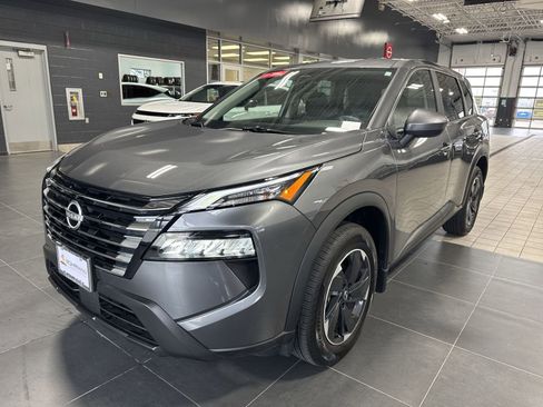 Certified 2026 Nissan Rogue SV w/ Cold Weather Package AWD/4WD image 32