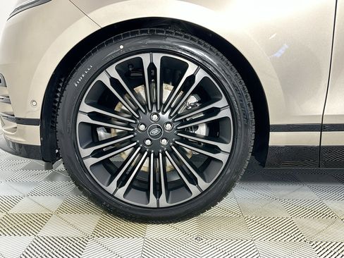 Used 2026 Land Rover Range Rover Velar Dynamic SE image 9