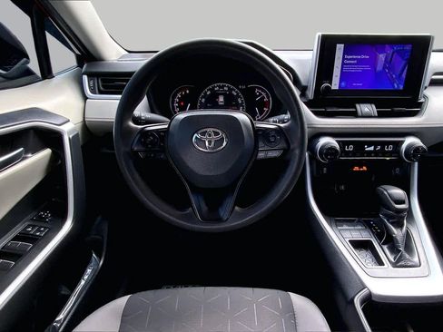Used 2024 Toyota RAV4 XLE FWD image 6