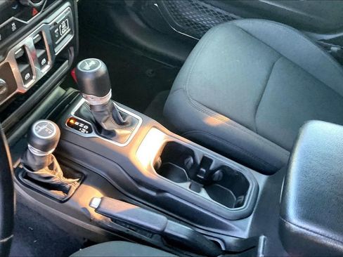 Used 2021 Jeep Wrangler Sport AWD/4WD image 15