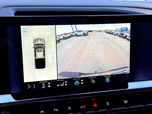 Used 2023 Chevrolet Silverado 1500 LTZ w/ Technology Package image 30